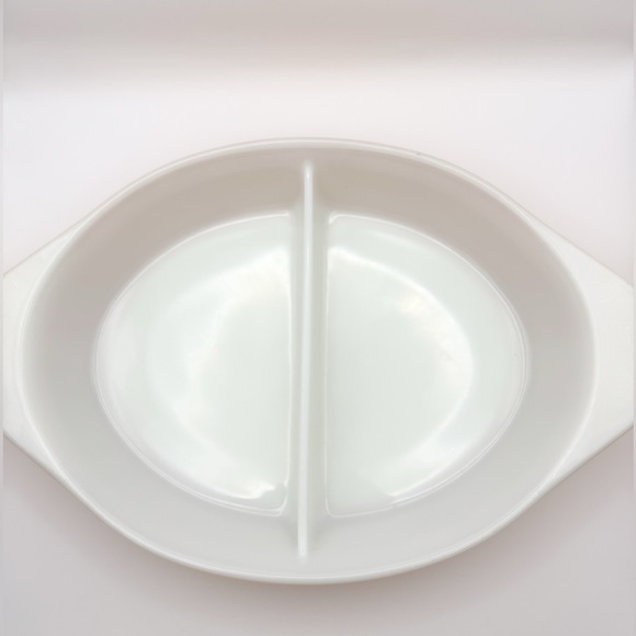 Vintage 1970s Pyrex Butterfly Gold Oval Divided Dish 1.5 Quarts 063 (No Lid) - Picture 11 of 11